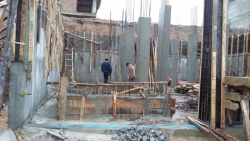 Construction & Builders - CONSTRUCTION